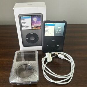 WORKING Apple Ipod Classic Generation 7 160GB, Box  + Headphones 2000s Y2K